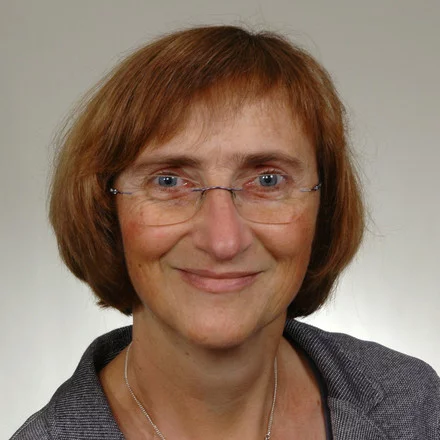 Portrait Frau Angelika Dölker